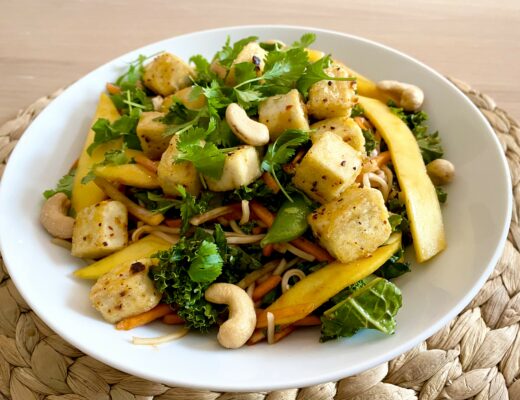 Nudelsallad med sprödstekt tofu