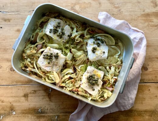 Torsk i ugn med kapris, fänkål och sommarkål