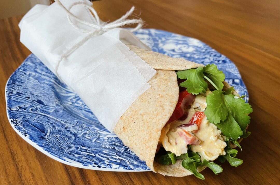 Currykyckling i grova tortillas