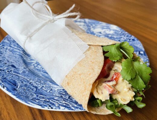 Currykyckling i grova tortillas
