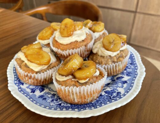 Vaniljmuffins med karamelliserad banan