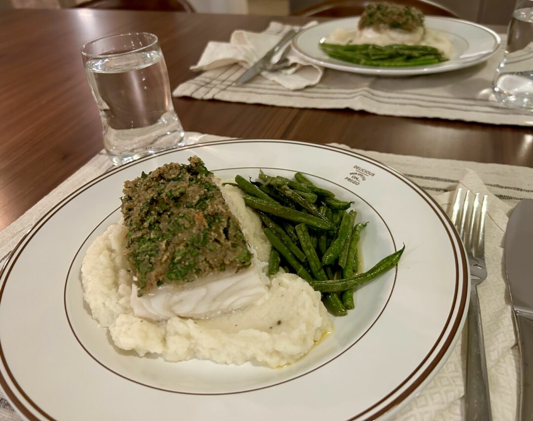 Havskatt med örttäcke och rotselleripuré