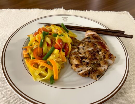 Sojamarinerad kyckling med spicy mangosallad