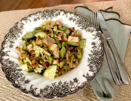 Krämig tonfisksallad med edamamebönor och knaprigt ris